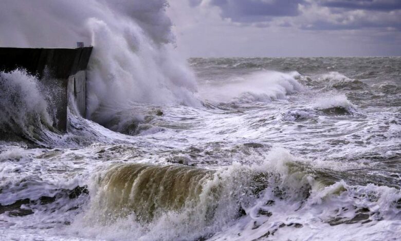 la-loire-atlantique-passe-en-vagues-submersion-orange