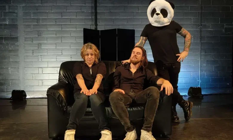 la-depression-mentale-est-un-panda-une-piece-au-theatre-de-verre