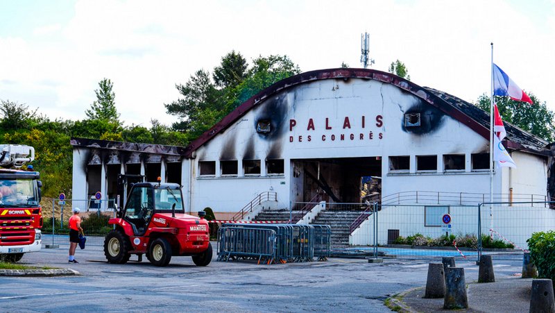 Le Loroux Bottereau : le Palais des Congrès réduit en cendres