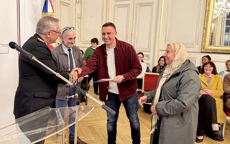 Soixante nouveaux citoyens français reçus en préfecture